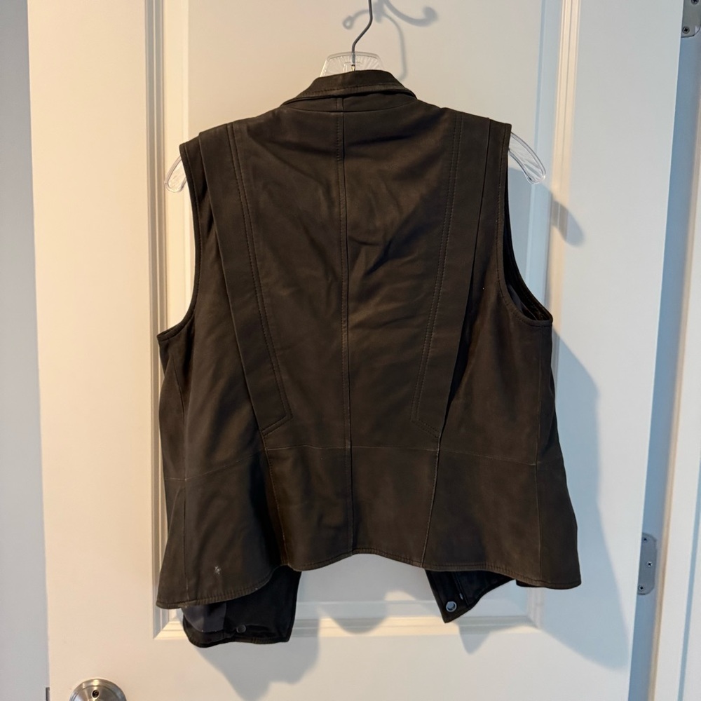 VINCE Military Moto Lambskin Paper Leather Vest Jacket in Olive Green | M - Picture 6 of 6